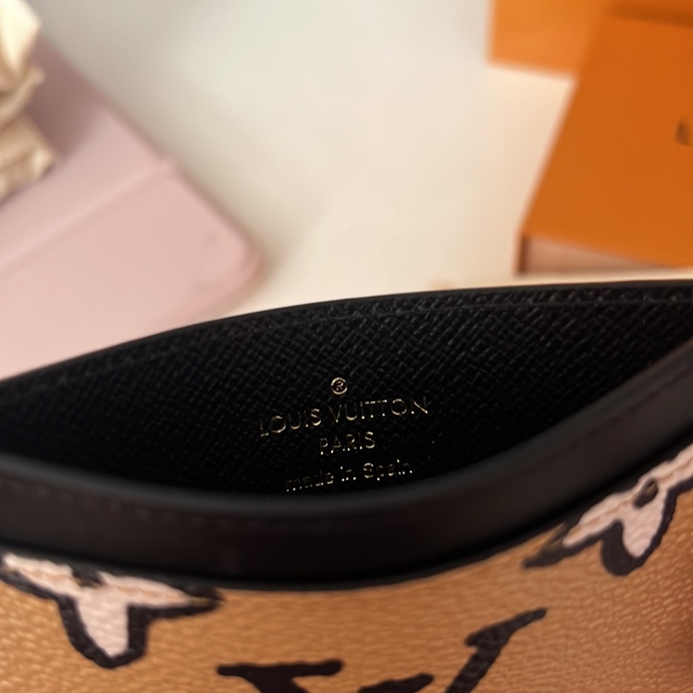 NWT LIMITED EDITION LOUIS VUITTON WILD AT HEART CARDHOLDER - Picture 3 of 3